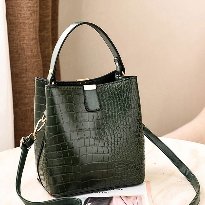 肩掛けハンドバック