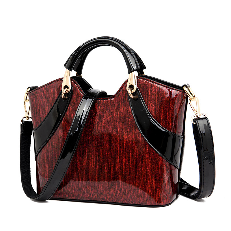  贅沢本革バック