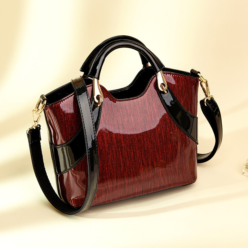  贅沢本革バック