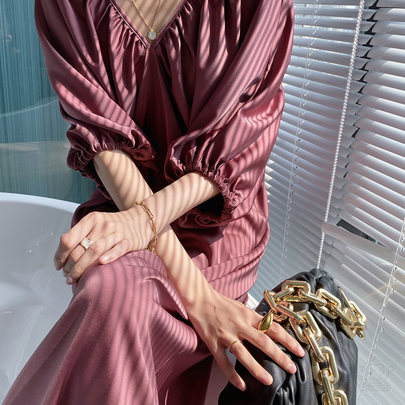 パフスリーブワンピース