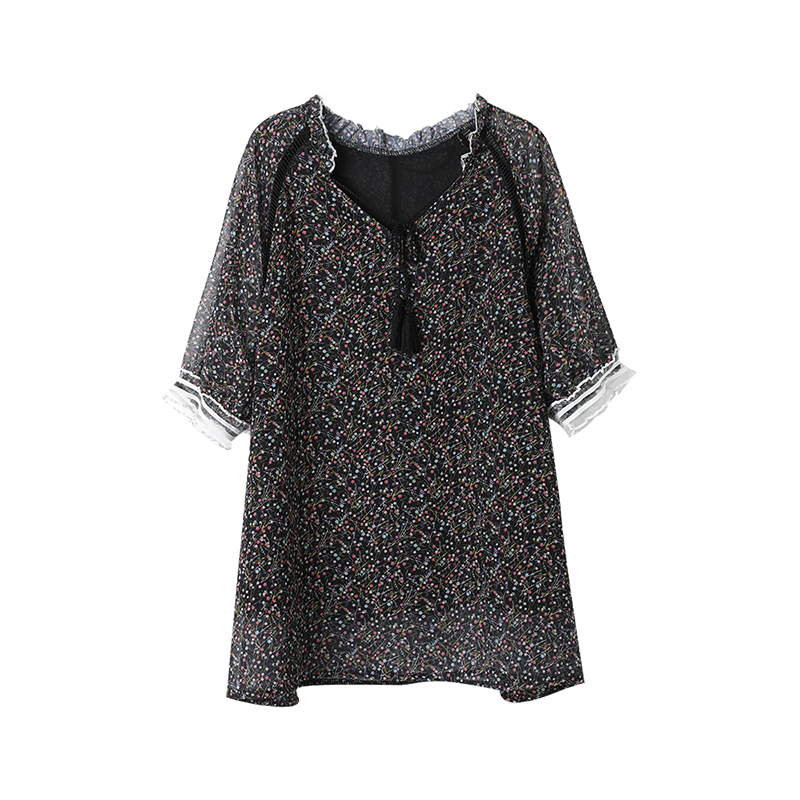 プラスサイズのフリンジトップ