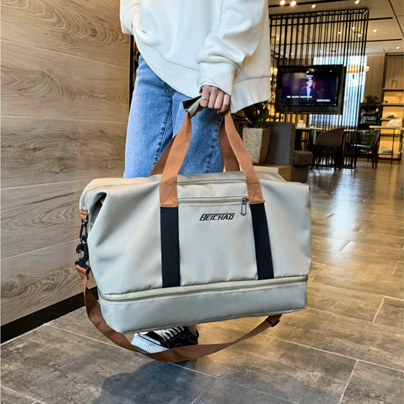 トラベルバッグ