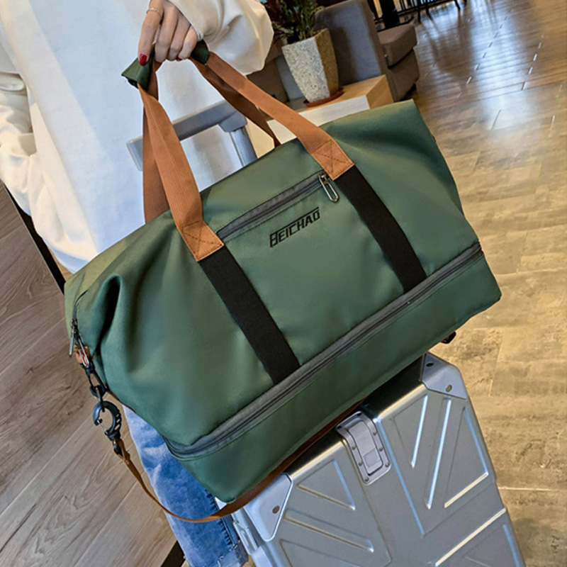 トラベルバッグ