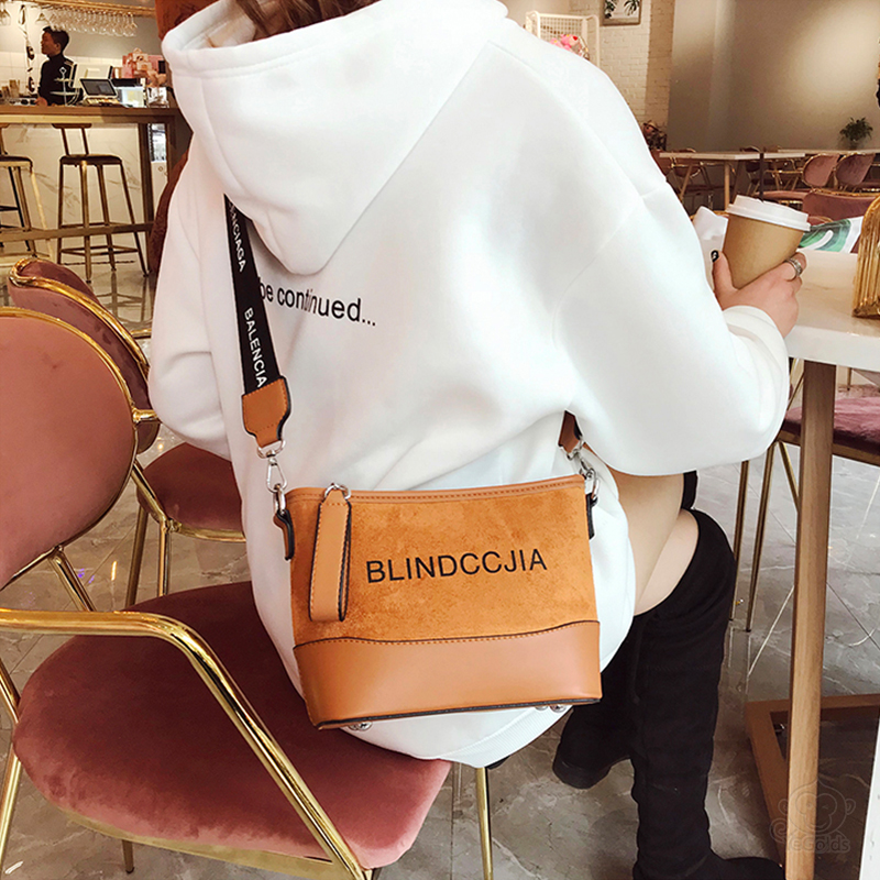 レディースショルダーバッグ