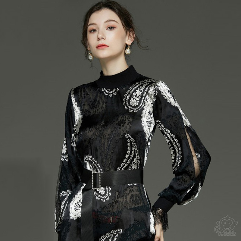 レースブラウス