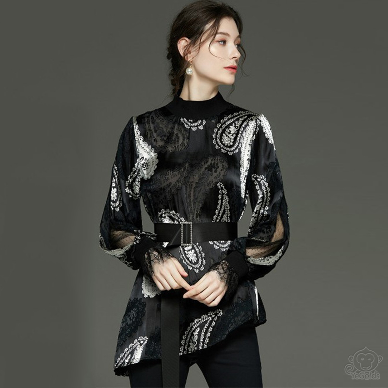 レースブラウス