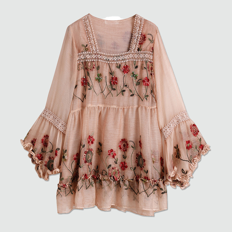 スクエアカラー刺繍ブラウス