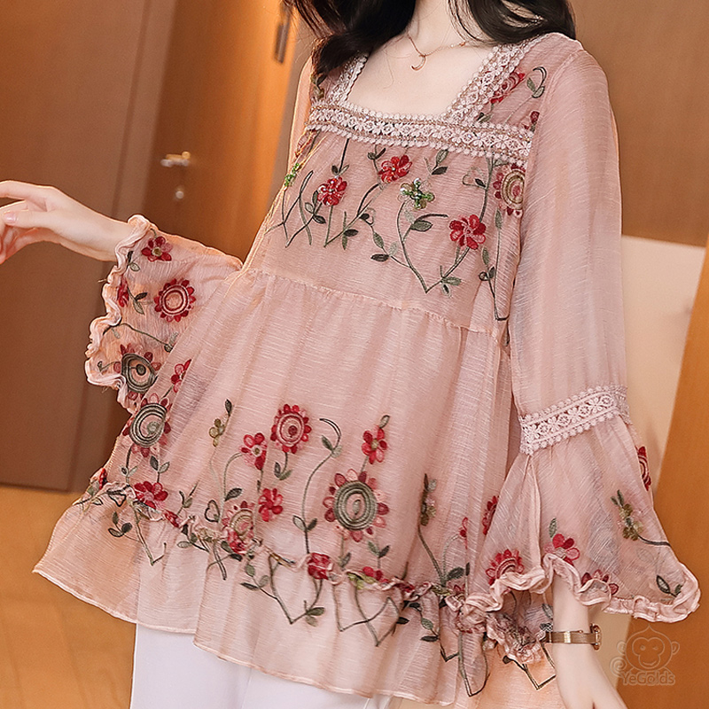 スクエアカラー刺繍ブラウス