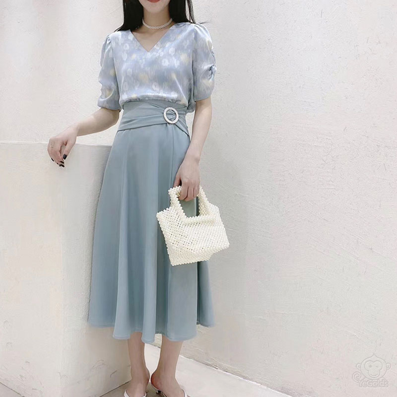 無地ミドル丈スカート