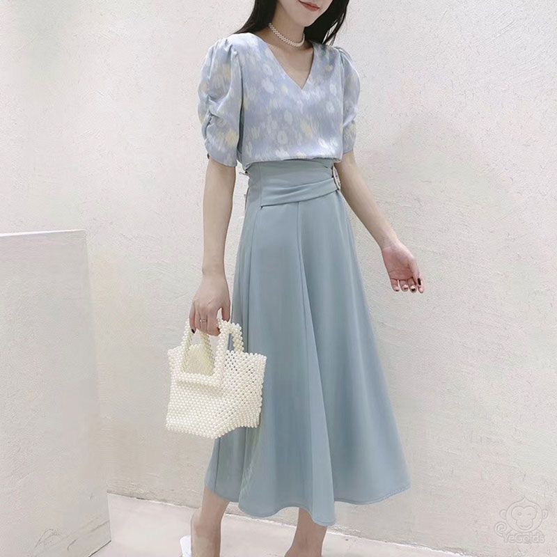 無地ミドル丈スカート