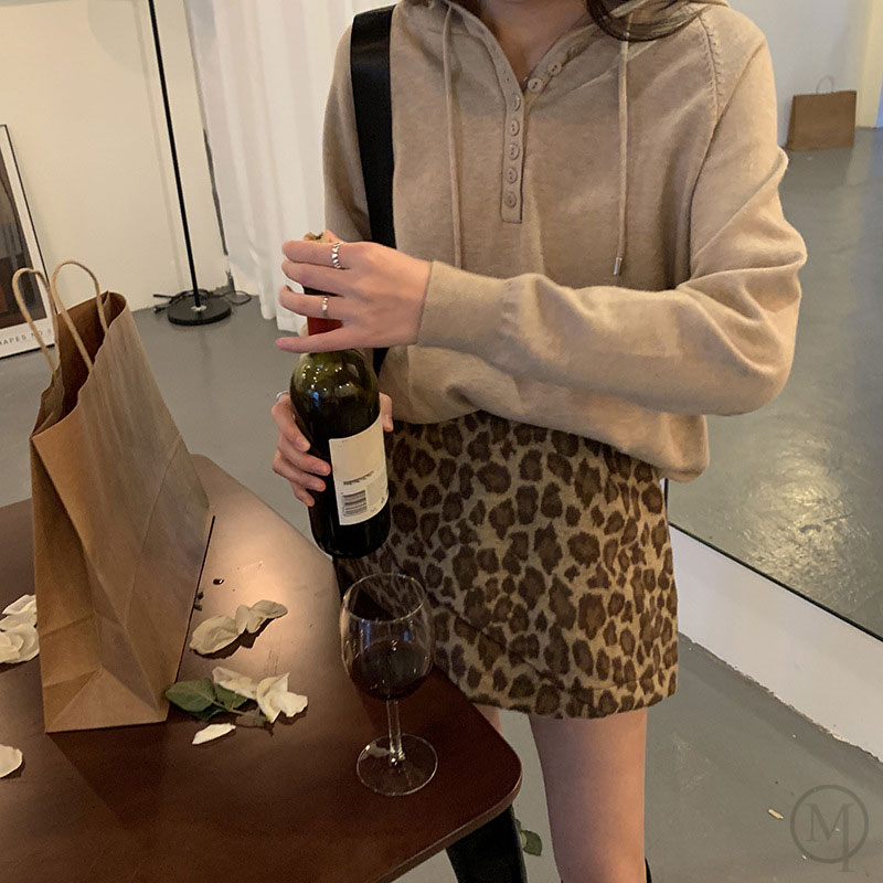 Vネックフード付きスウェットシャツ