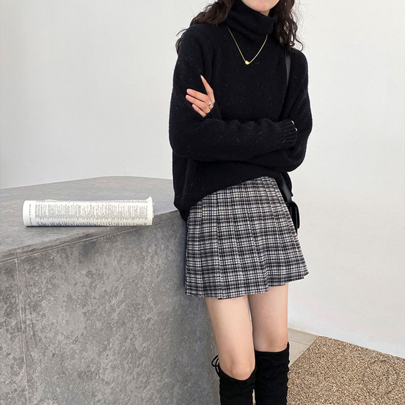 格子縞のウールのプリーツスカート