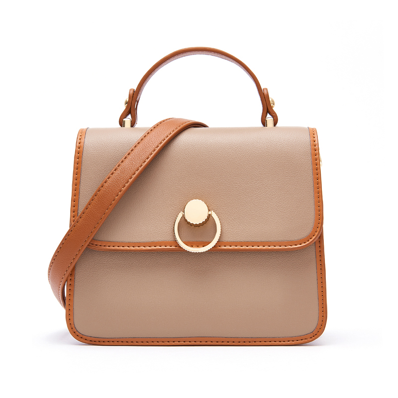 質感がある＆スモール四角いバッグ